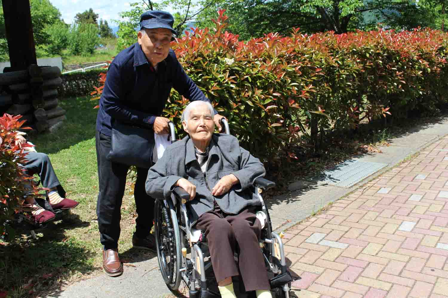 入居者さんの旦那さんも駆けつけました。