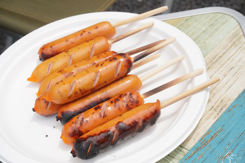 焼きあがったフランクフルトの山。