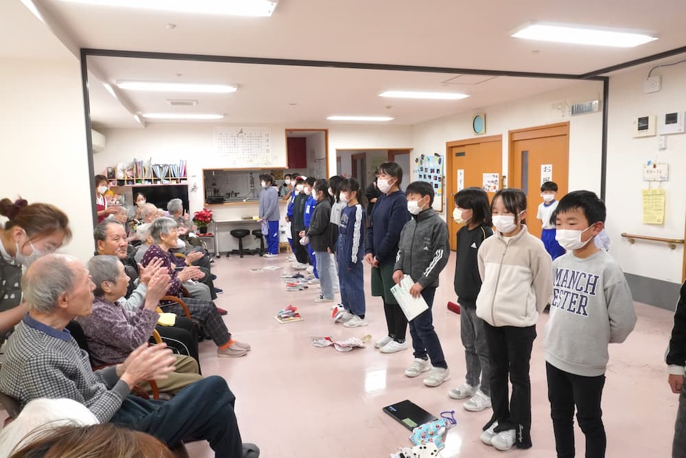 南条小学校の5年生、17人が遊びに来てくれました。マスクもばっちり。